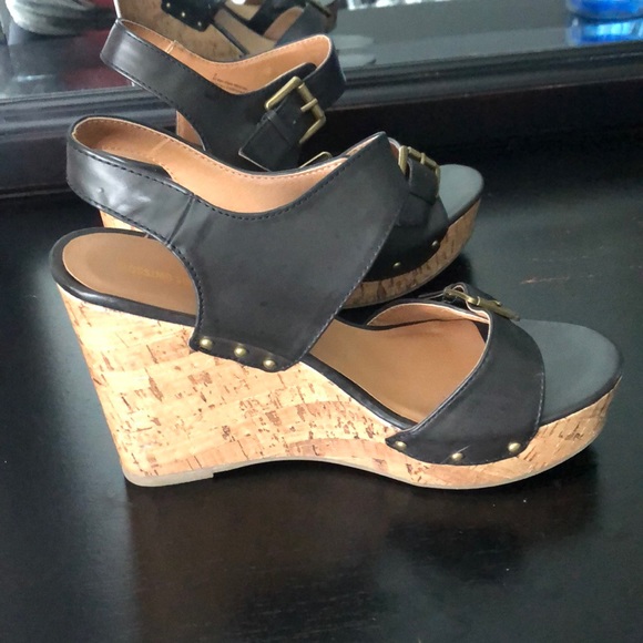 Black and Tan wedges - Picture 2 of 3